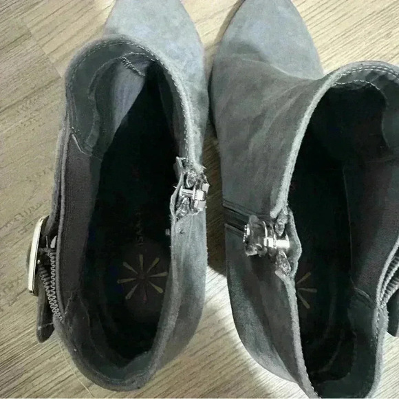 Isaac Mizrahi Ankle Boot Womens Size 8.5 US Gray Faux Suede Bootie Size Zip - Picture 5 of 8
